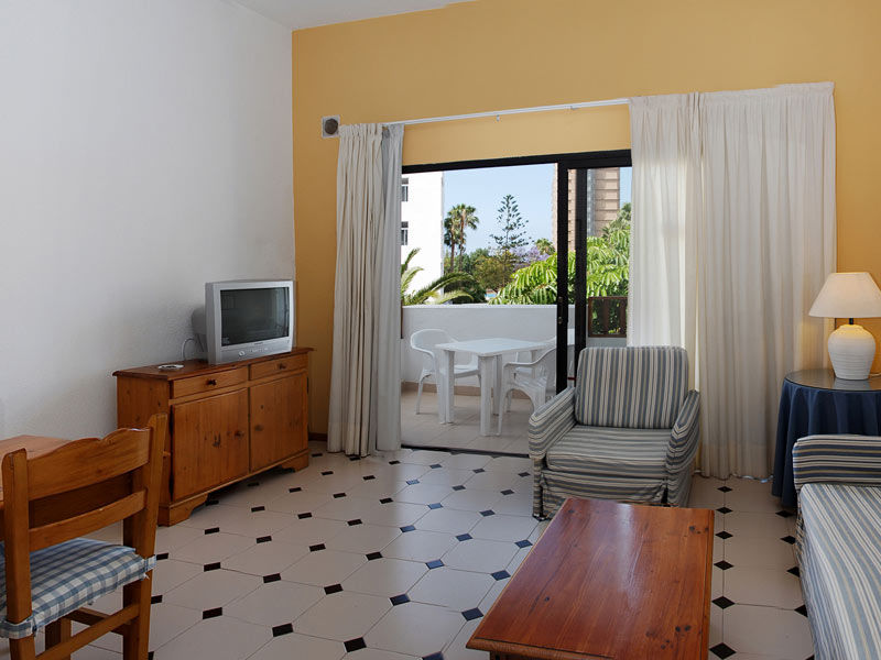 Apartamentos Hg Cristian Sur Los Cristianos  Dış mekan fotoğraf